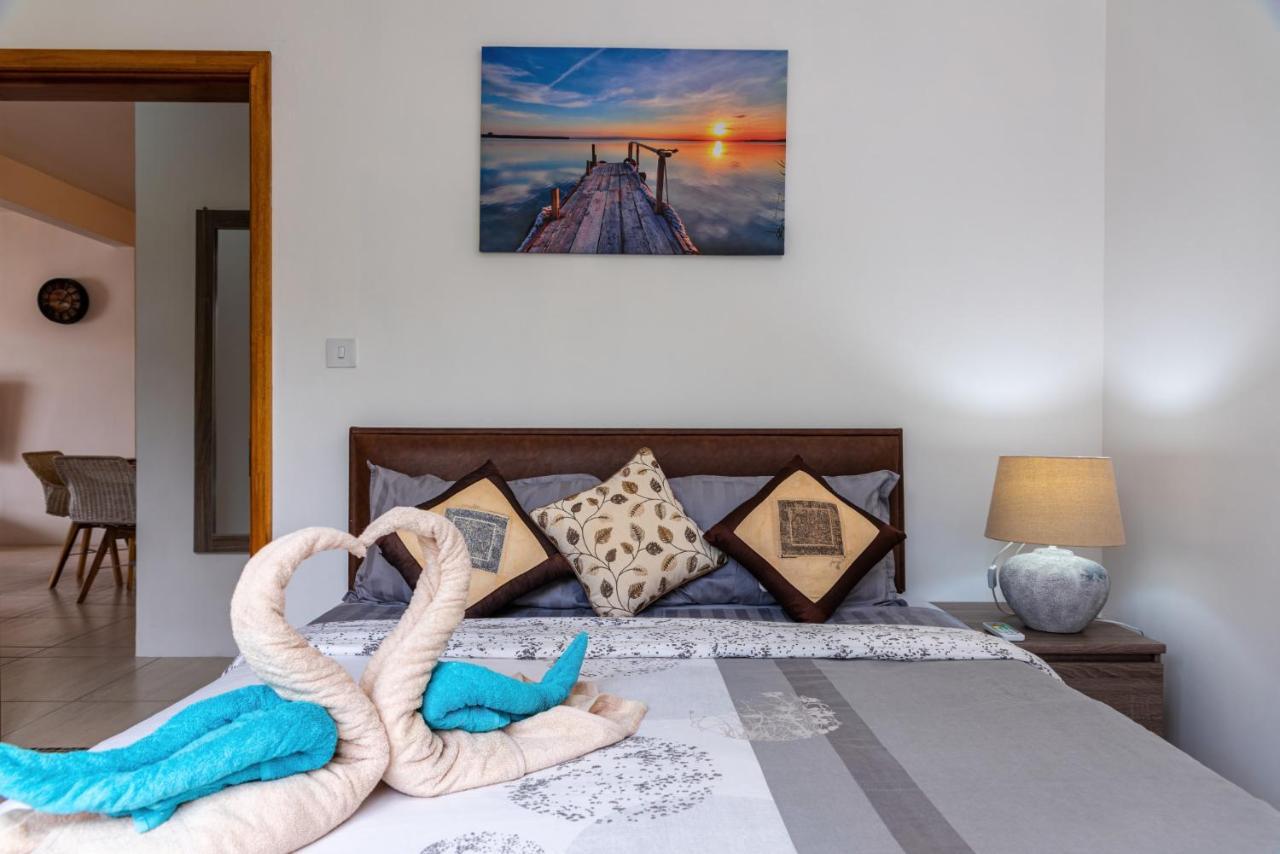 West Wood Holiday Apartment, C6 - Flic En Flac With Pool At A Quiet Location, Beautifully Decorated And Close To The Beach 외부 사진