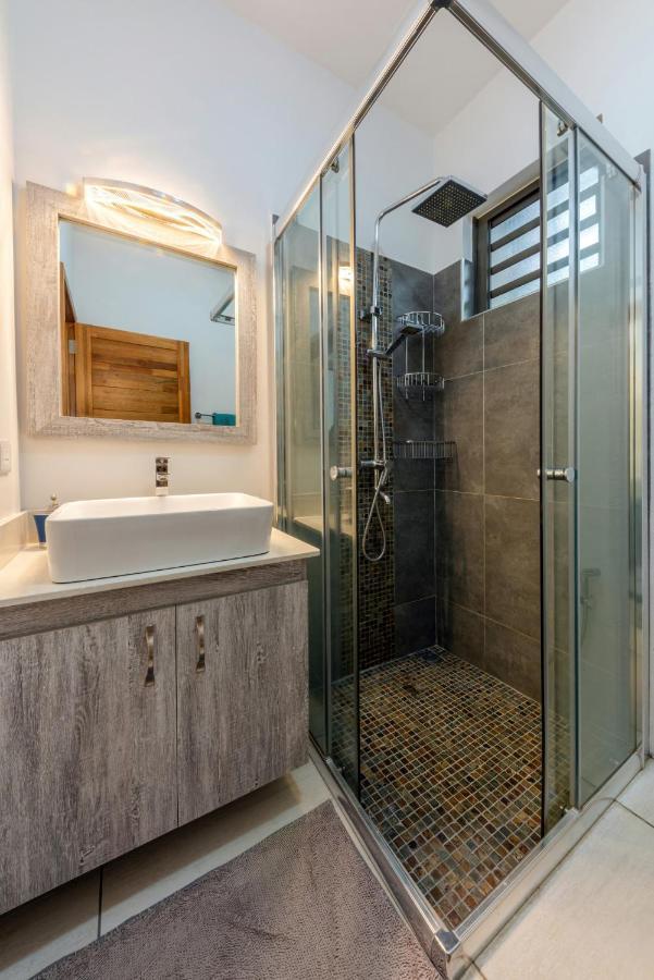 West Wood Holiday Apartment, C6 - Flic En Flac With Pool At A Quiet Location, Beautifully Decorated And Close To The Beach 외부 사진